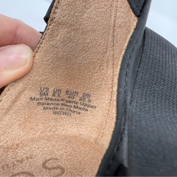 SOUL Naturalizer Intro Flat in a size 9 Black Closed Toe Sandal Comfort - Picture 9 of 10